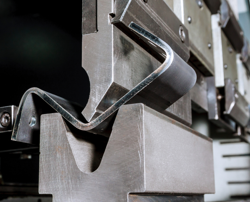 The process of bending sheet metal on a hydraulic bending machine