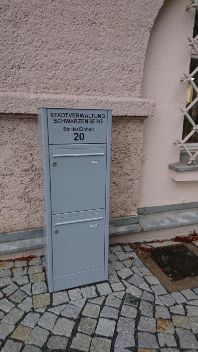 07 – Briefkastenstele Frontentnahme – Bild 01