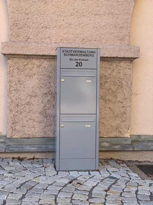 07 – Briefkastenstele Frontentnahme – Bild 02