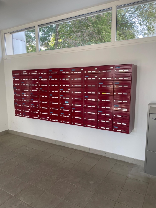 Wandanbau-Anlage mit eng anliegende Verkleidung (2)